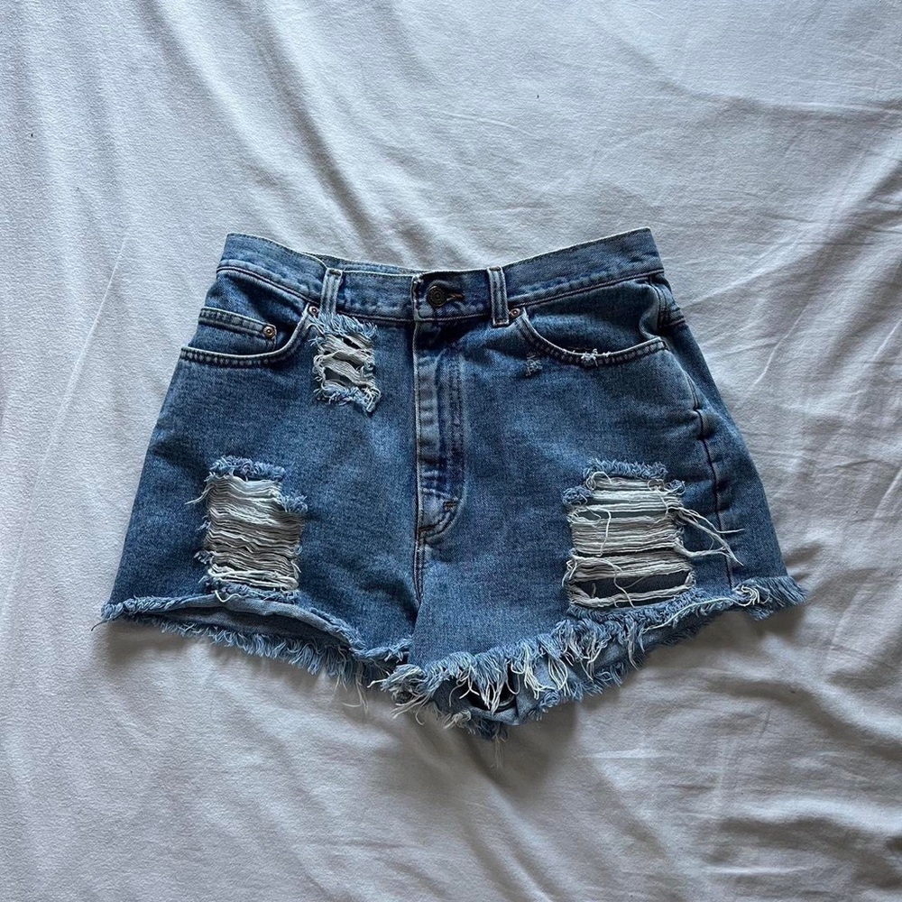 The perfect vintage distressed denim high rise lee shorts